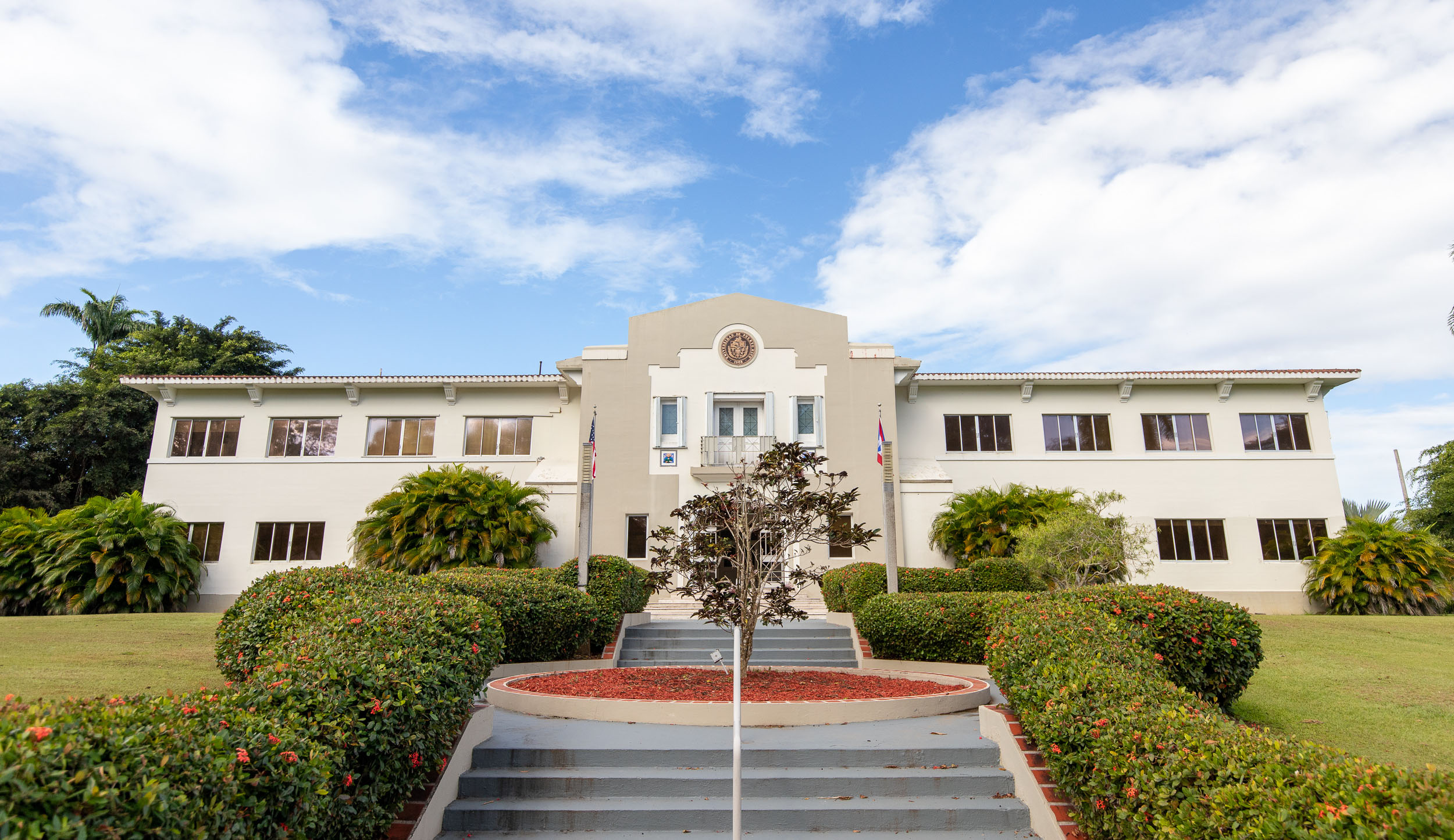 upr-edicifio-de-la-administracion-central-de-la-upr-jpg